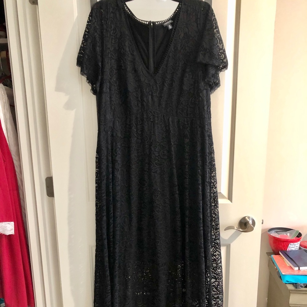 Long Black Formal Lace Dress